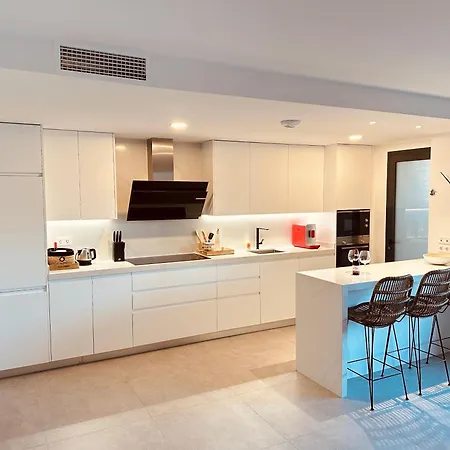Apartment House - Penthouse With Private Rooftop Terrace